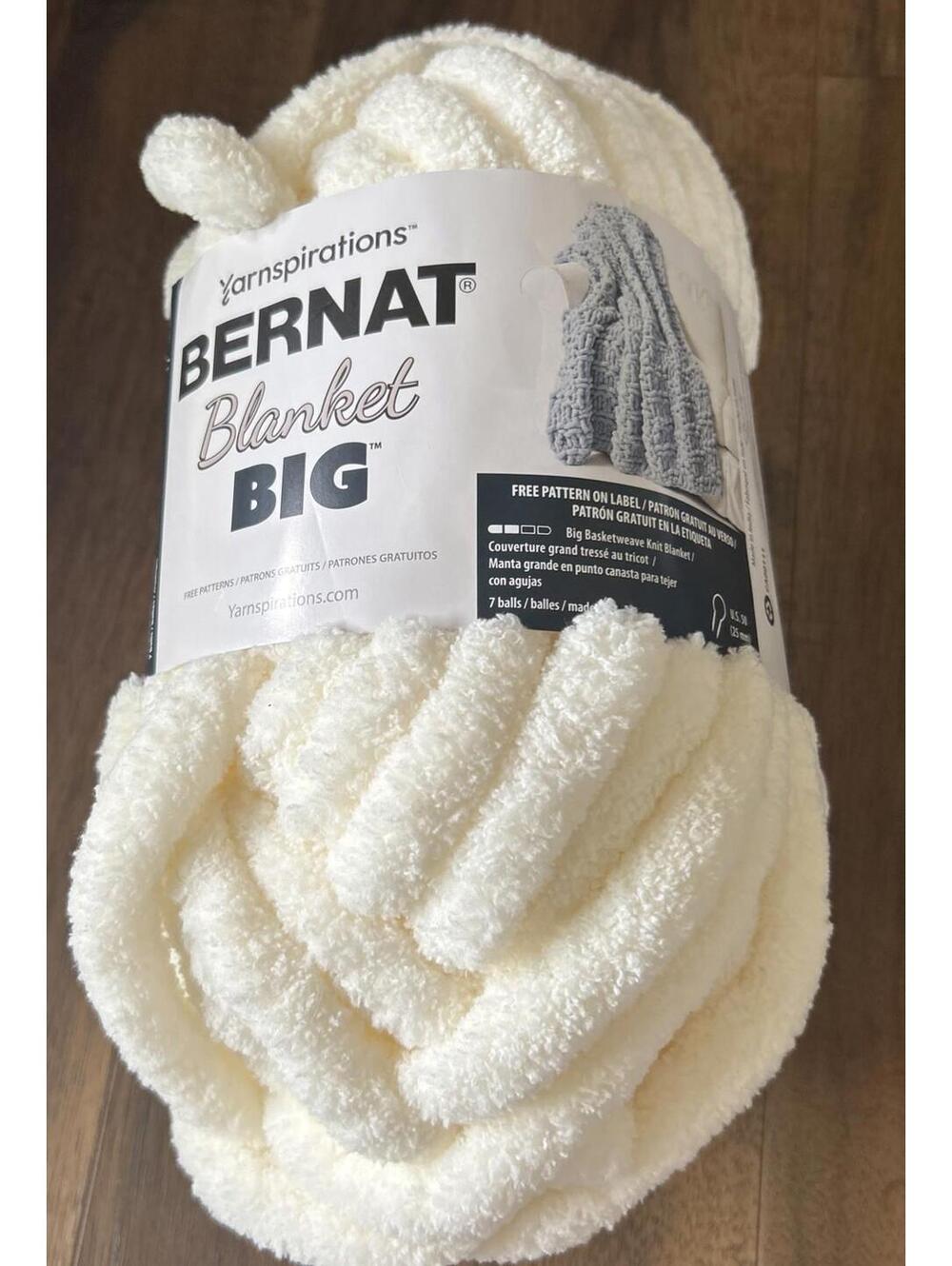 Bernat Big Blanket Yarn Yarnspirations 32 Yd Vintage White Cream Knitting #7 - Picture 2 of 5